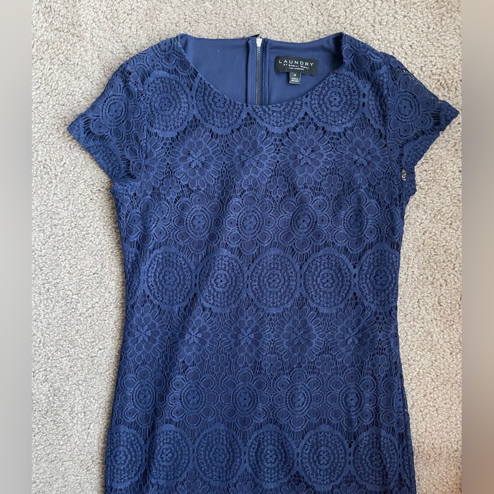 Laundry lace dress. Size 6. Worn twice.